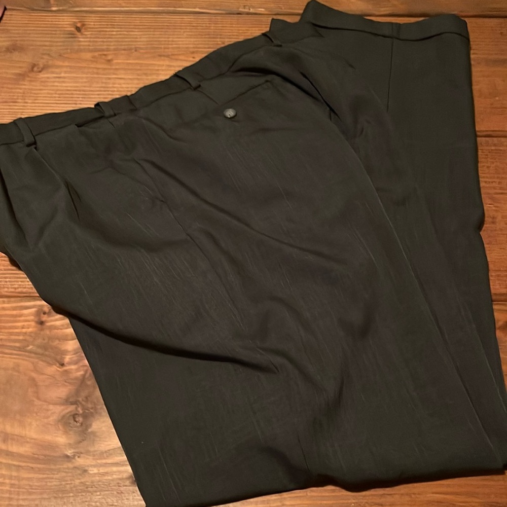 Men’s Van Heusen dress slacks